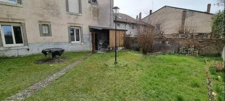 Chambre Tout Equipee Apartment Lacroix-sur-Meuse Luaran gambar